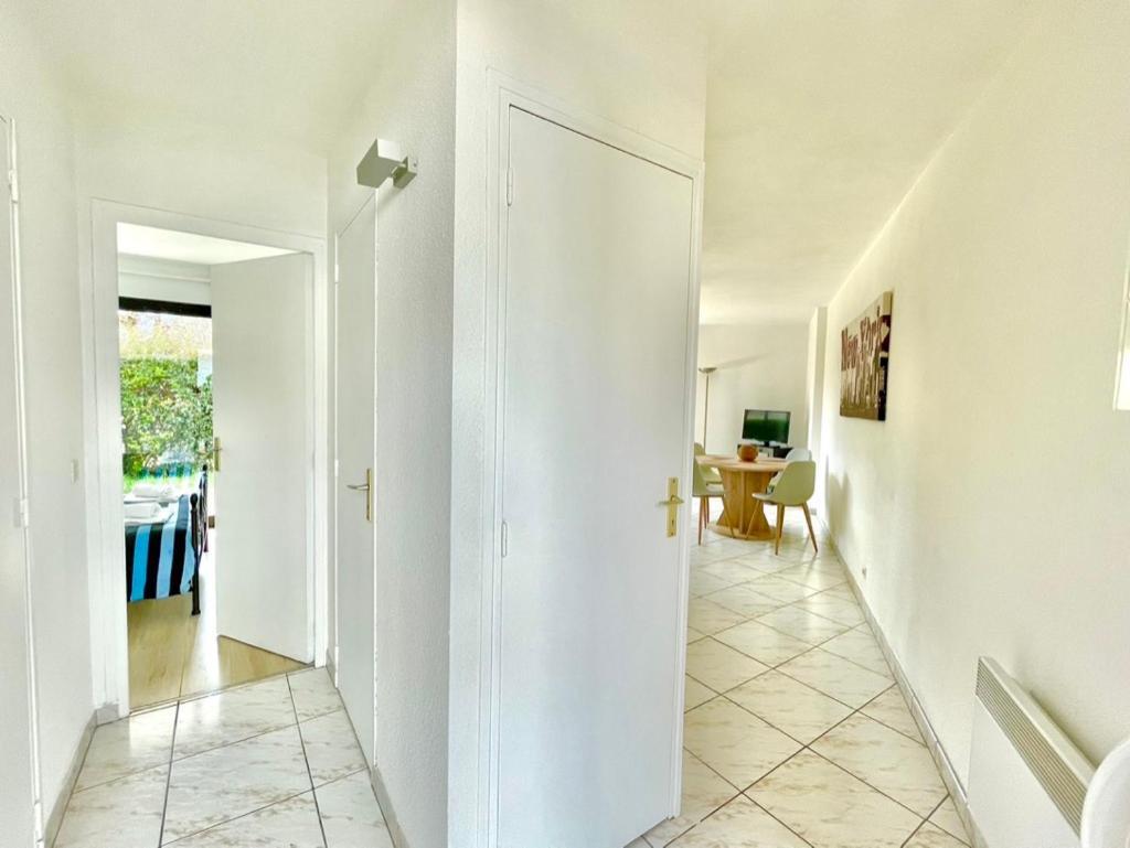 Appartement Charmant Rez De Jardin - 900m Plage De Pontaillac *